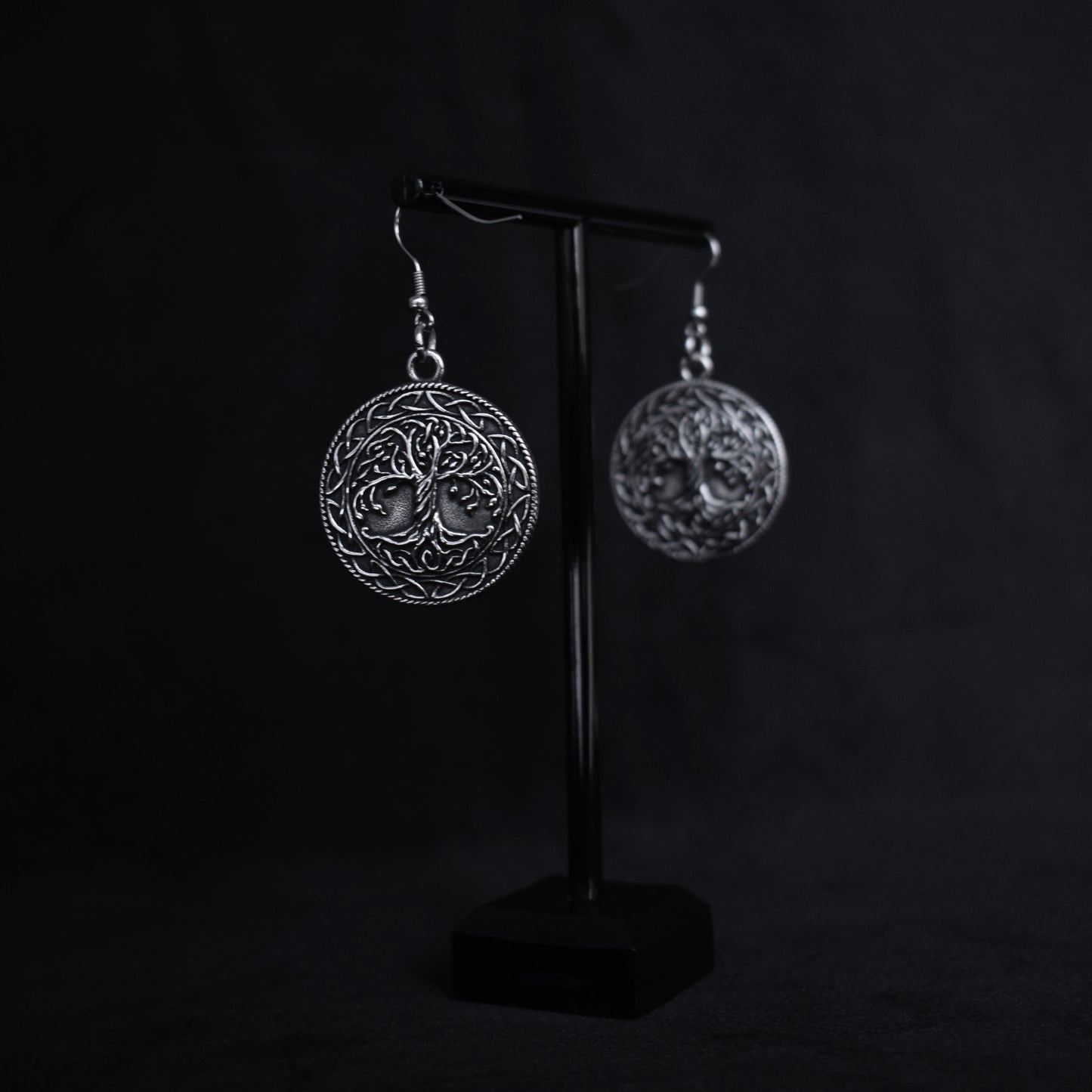 Pendientes Árbol de la Vida Gótico – Acero Inoxidable | Símbolo Nórdico Dark