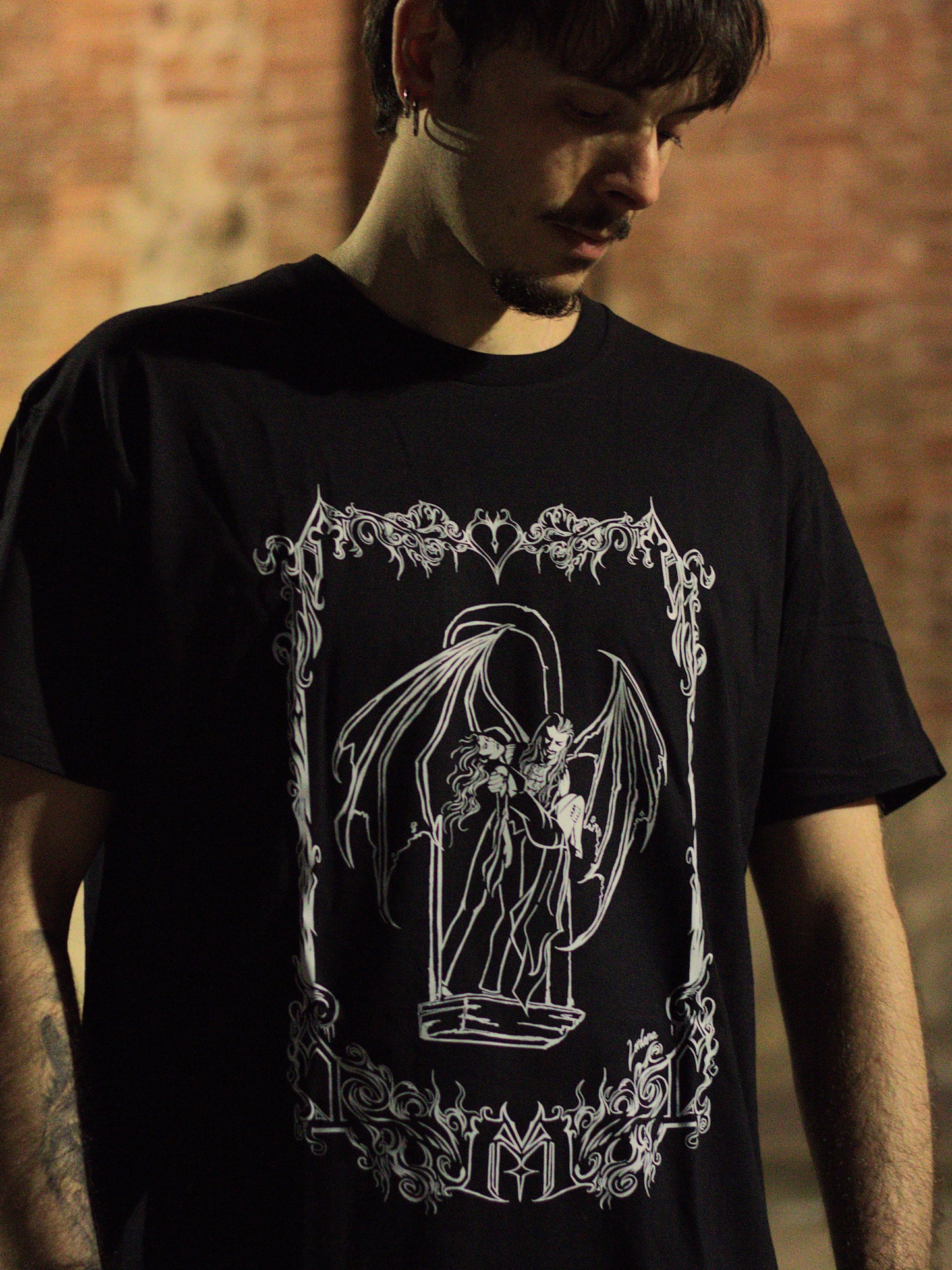 CAMISETA DE AMOR VAMPÍRICO