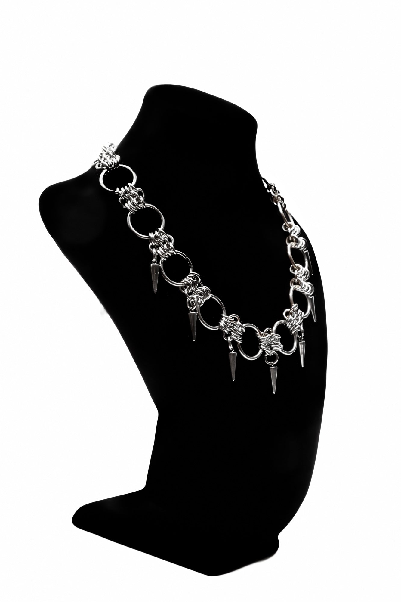 Collar Thornbound