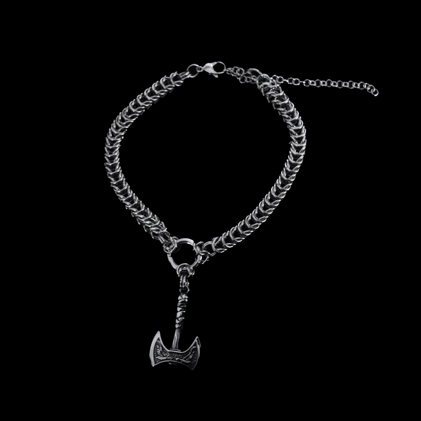 Collar Ravnaxe