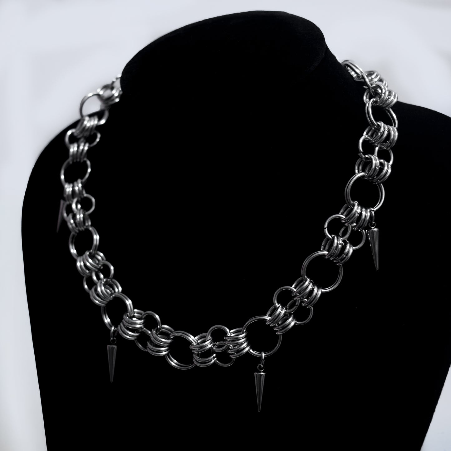Espinas Negras - collar Gótico con Pinchos