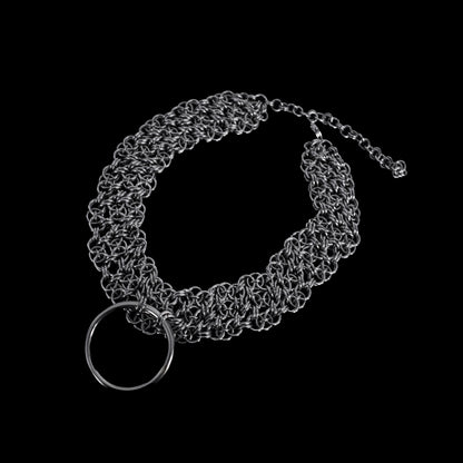 Dominion Trinity O-Ring – Collar Gótico de Acero Inoxidable con Triple Cadena Entrelazada