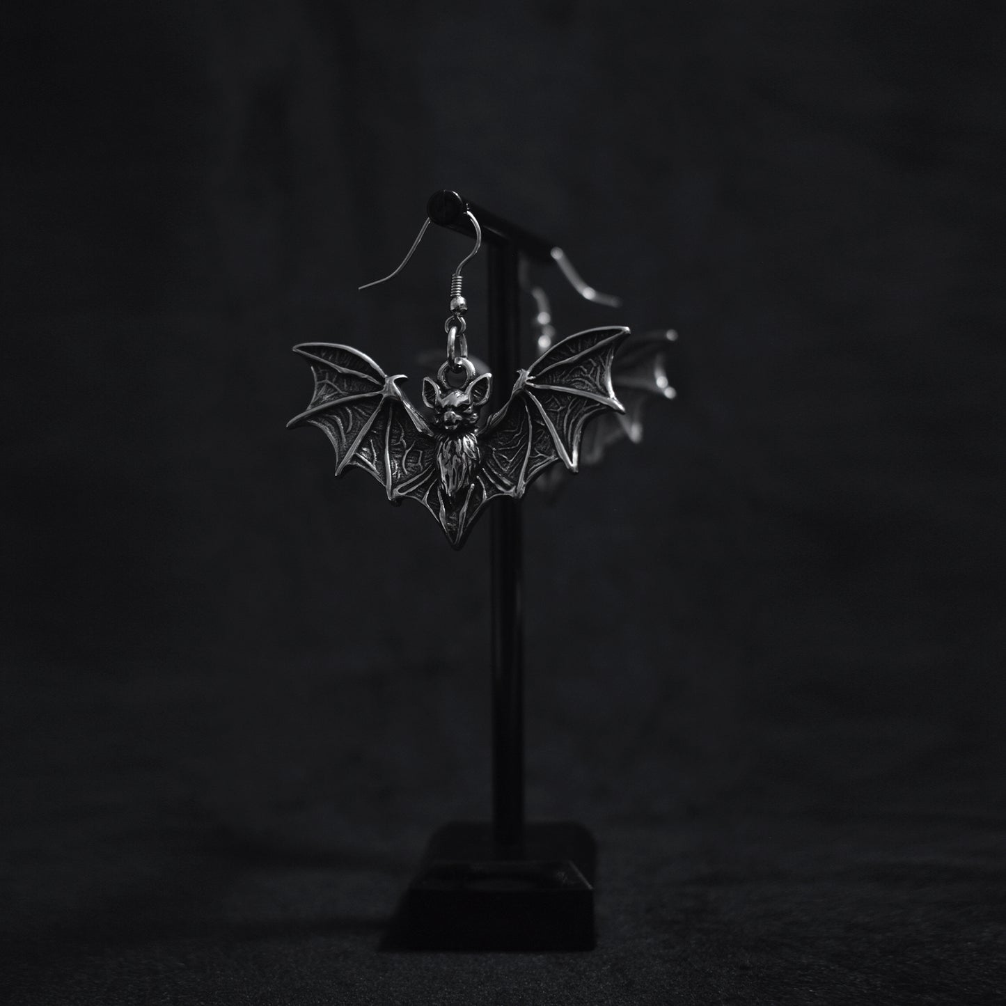 Nocturna Bat – Pendientes Góticos de Acero Inoxidable con Murciélago