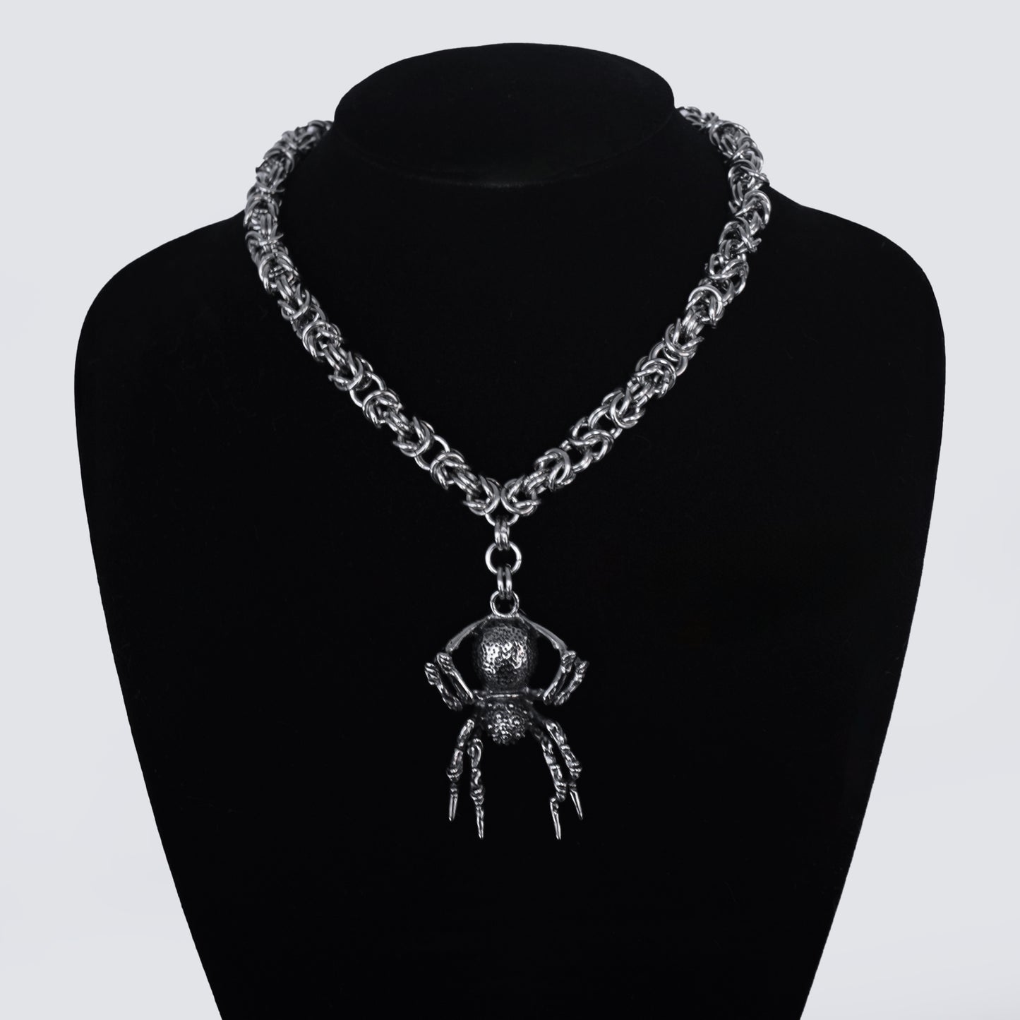 Nocturna Spider – Collar Gótico de Acero Inoxidable con Colgante de Araña