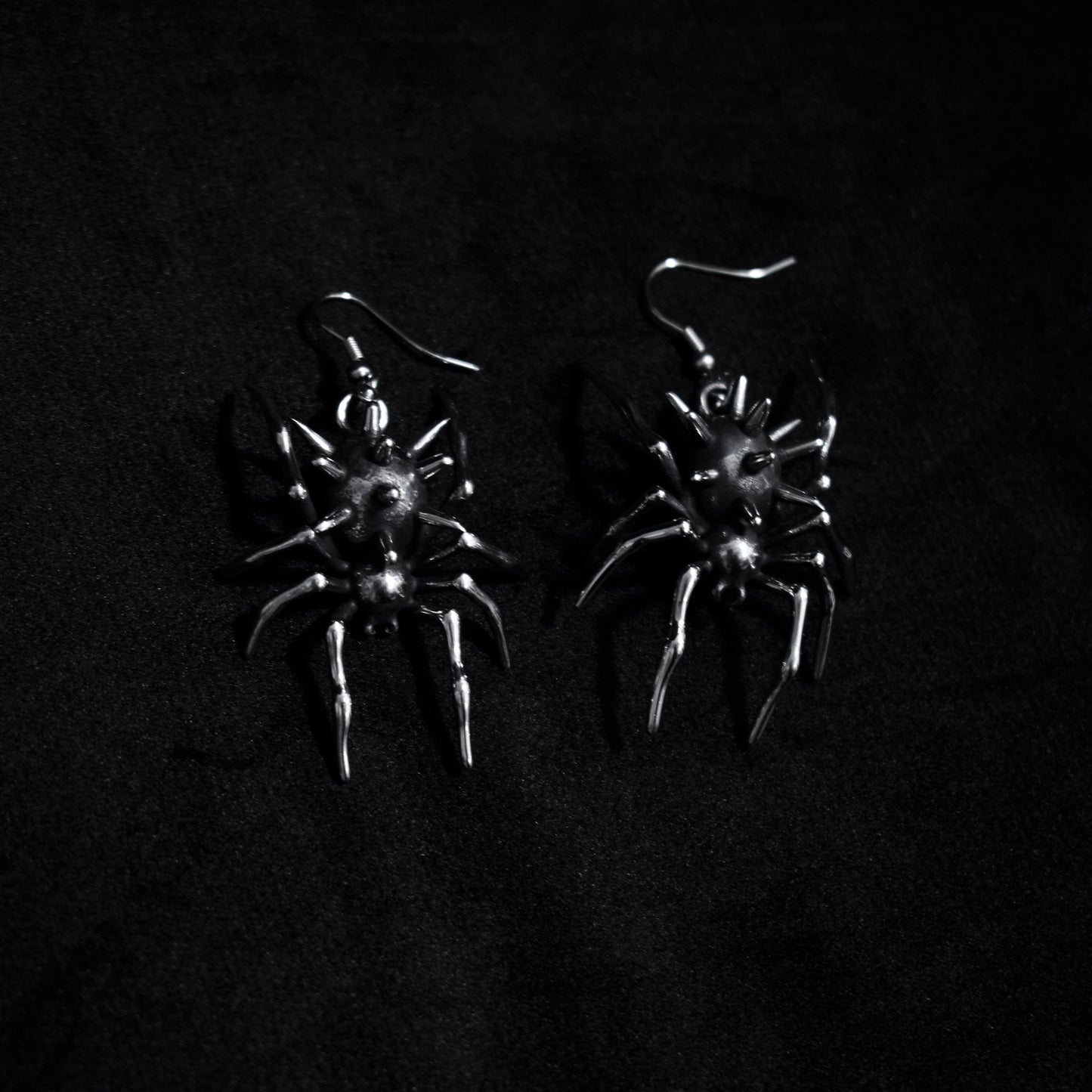 Pendientes Araña Gótica Dark Spider – Acero Inoxidable