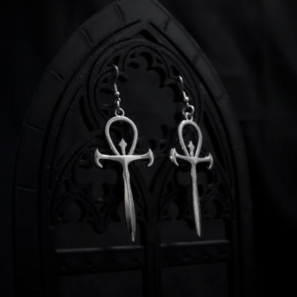 PENDIENTES DE ANHK VAMPIRICO