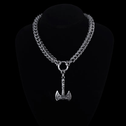 Collar Ravnaxe
