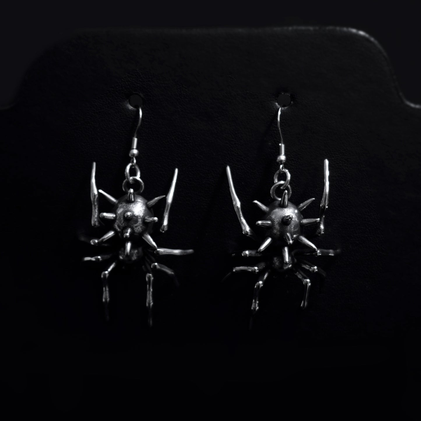 Pendientes Araña Gótica Dark Spider – Acero Inoxidable