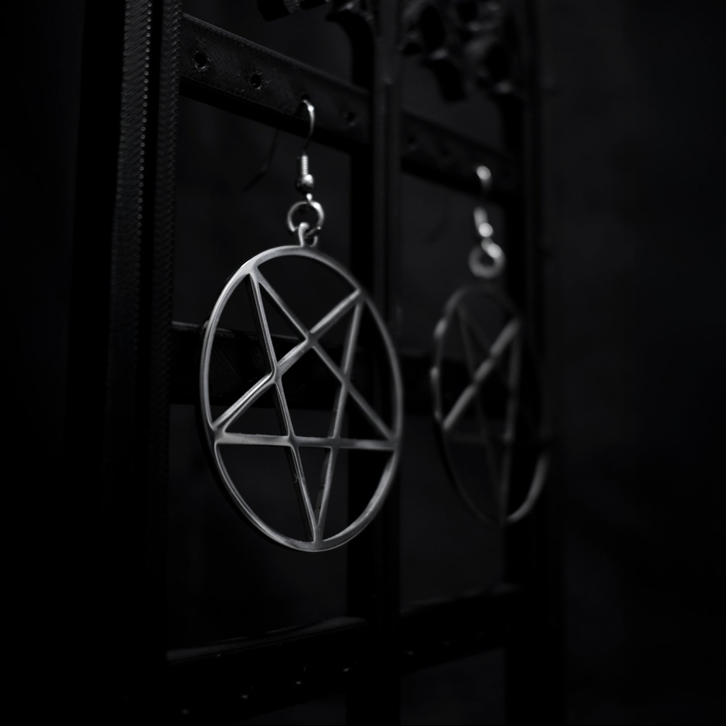 PENDIENTES PENTAGRAMA INVERTIDO