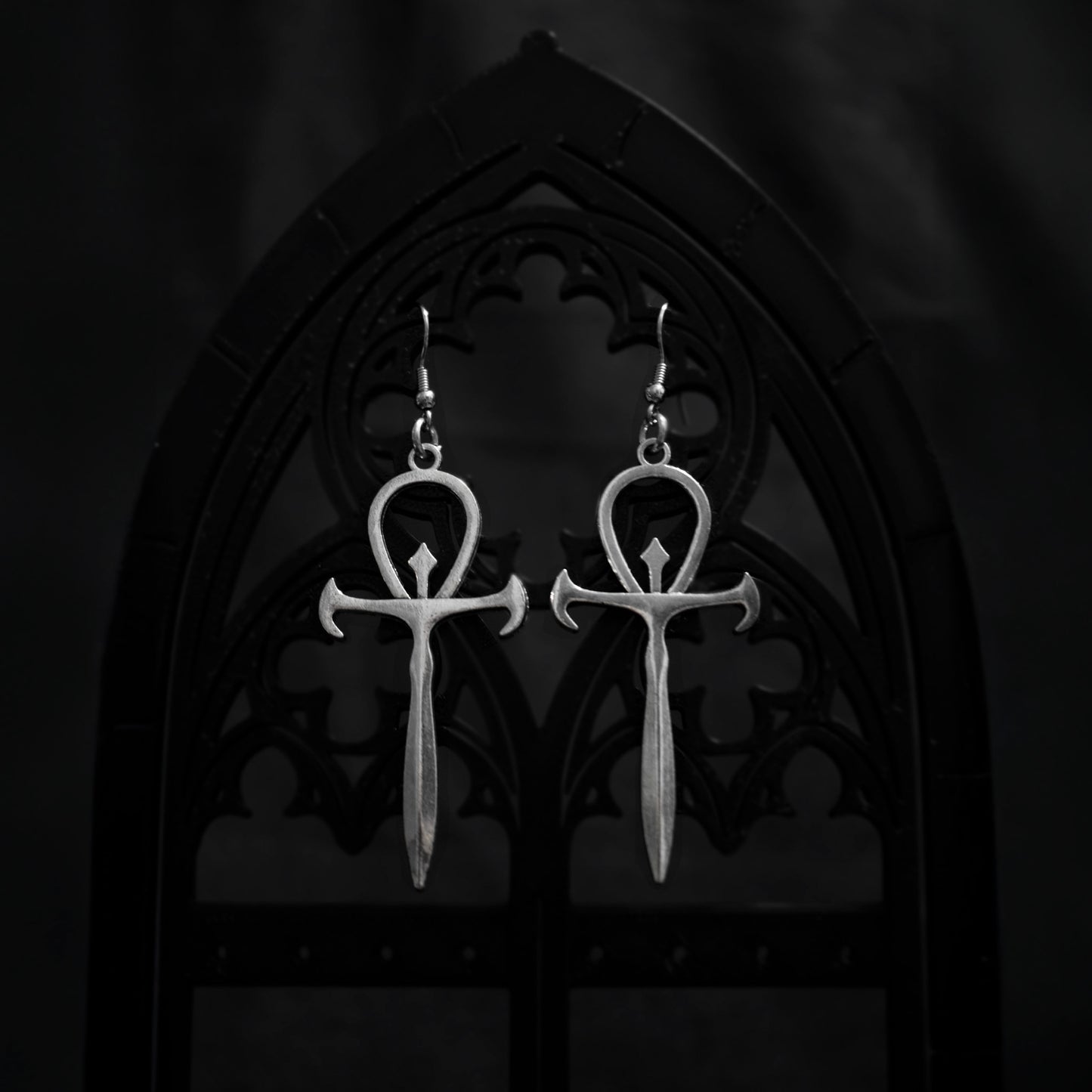 PENDIENTES DE ANHK VAMPIRICO