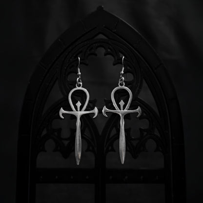 PENDIENTES DE ANHK VAMPIRICO
