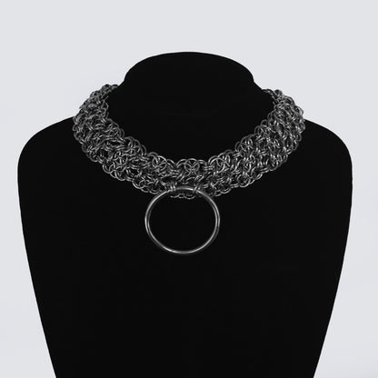 Dominion Trinity O-Ring – Collar Gótico de Acero Inoxidable con Triple Cadena Entrelazada