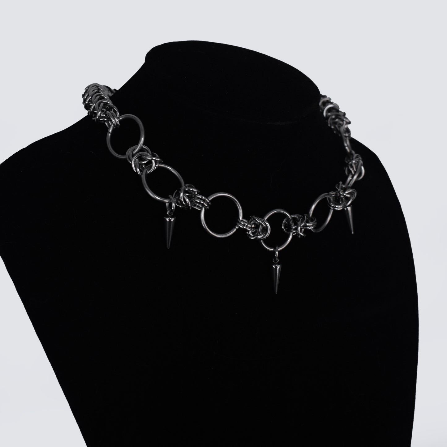 Black Cathedral - Collar Gótico Oscuro