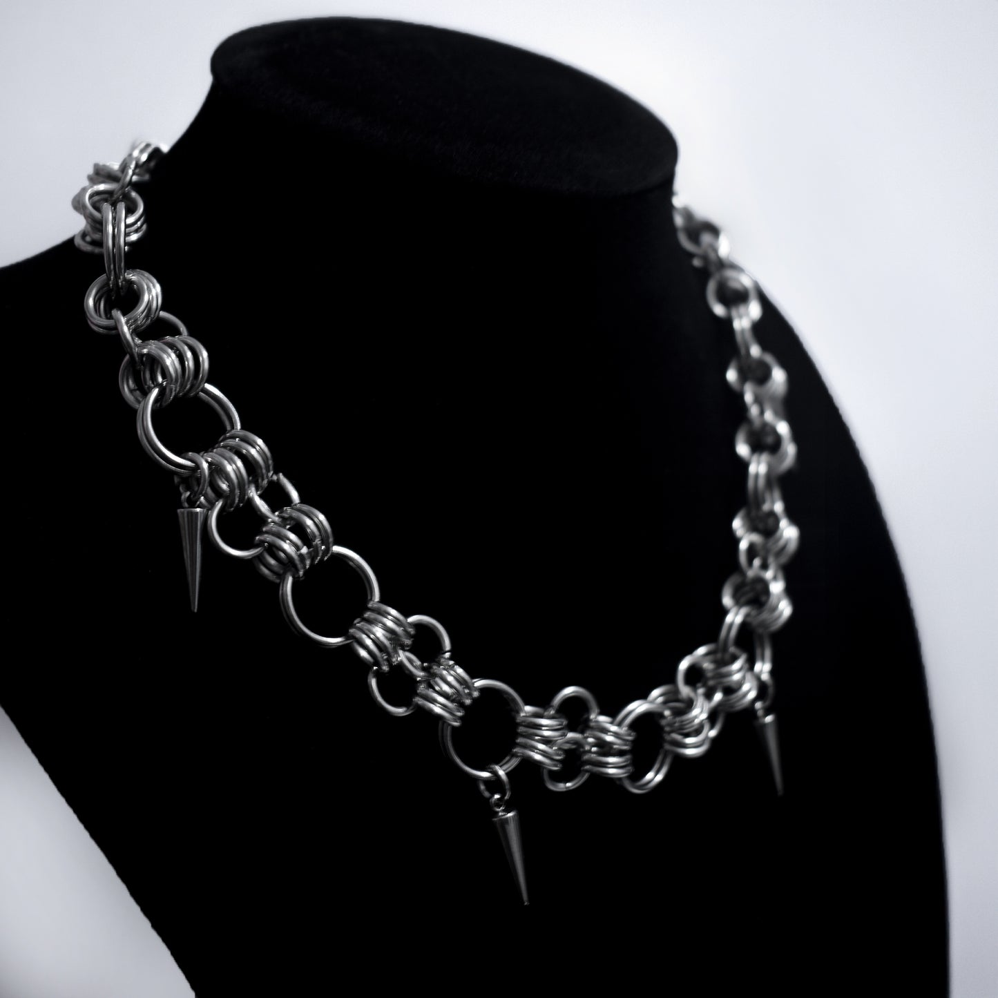 Espinas Negras - collar Gótico con Pinchos