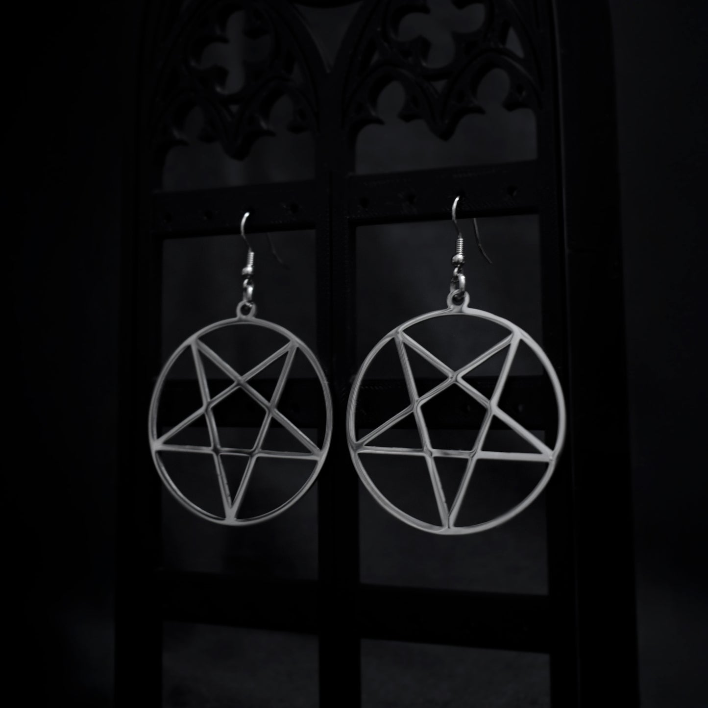 PENDIENTES PENTAGRAMA INVERTIDO