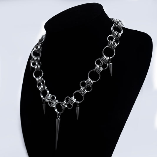 Espinas del altar - collar con pinchos gótico