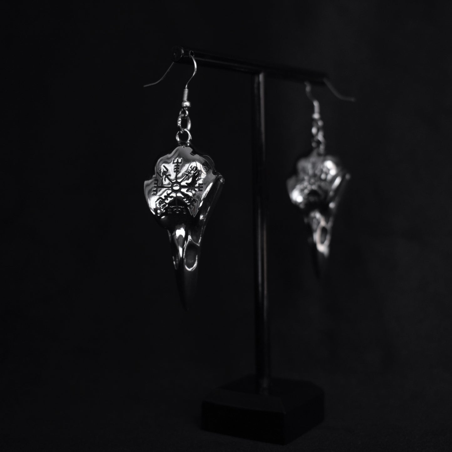 Pendientes Calavera de Cuervo Raven Sigil – Acero Inoxidable Gótico