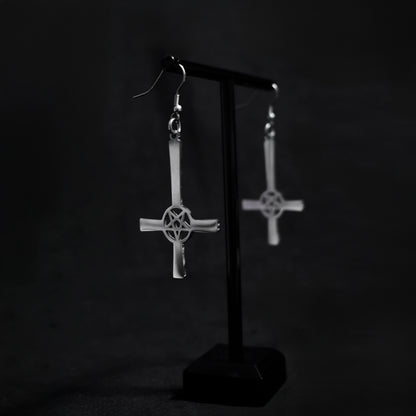 Pendientes Cruz Invertida Pentagrama – Acero Inoxidable | Estilo Gótico Oscuro