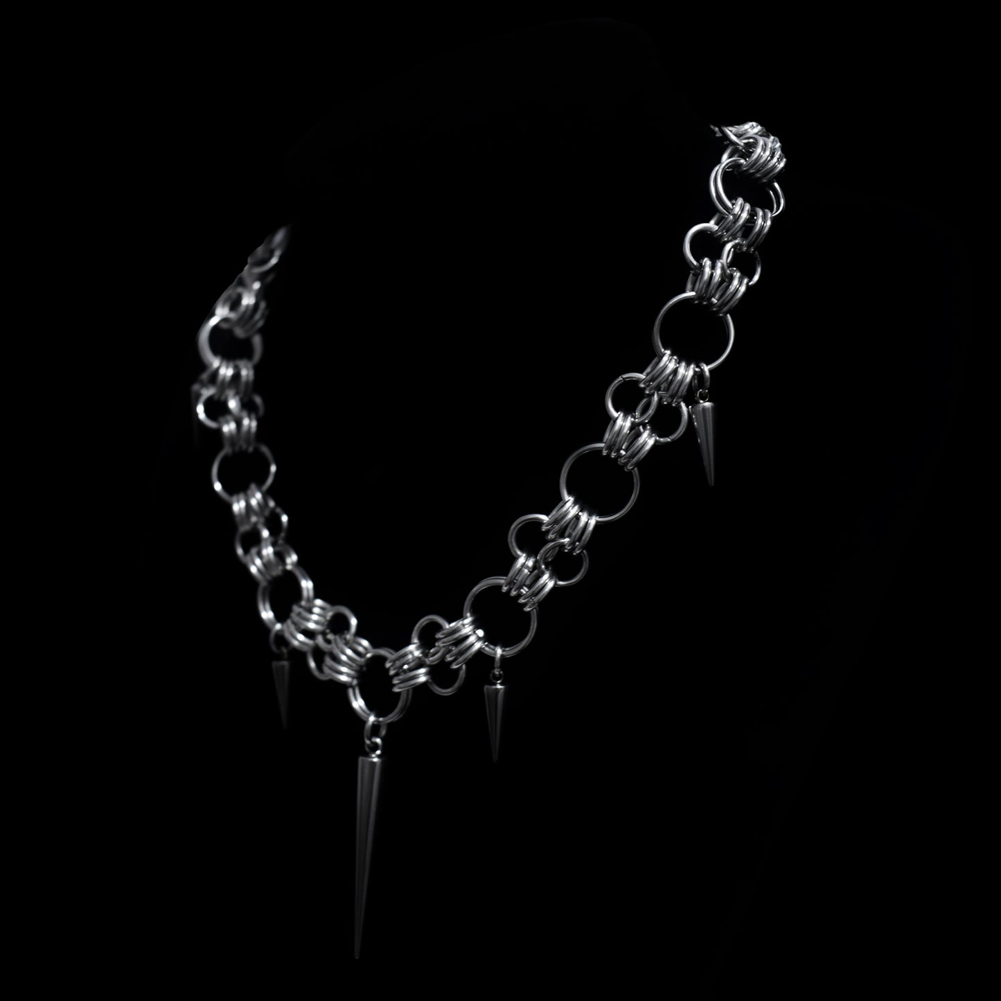 Espinas del altar - collar con pinchos gótico